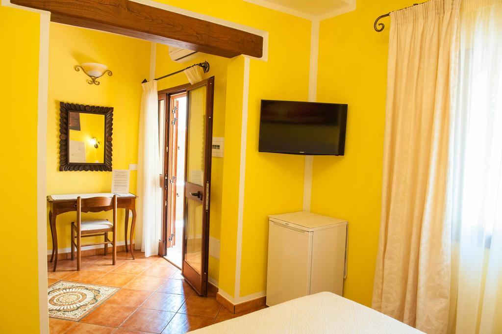 B&B Da Sabrina San Teodoro  Rom bilde